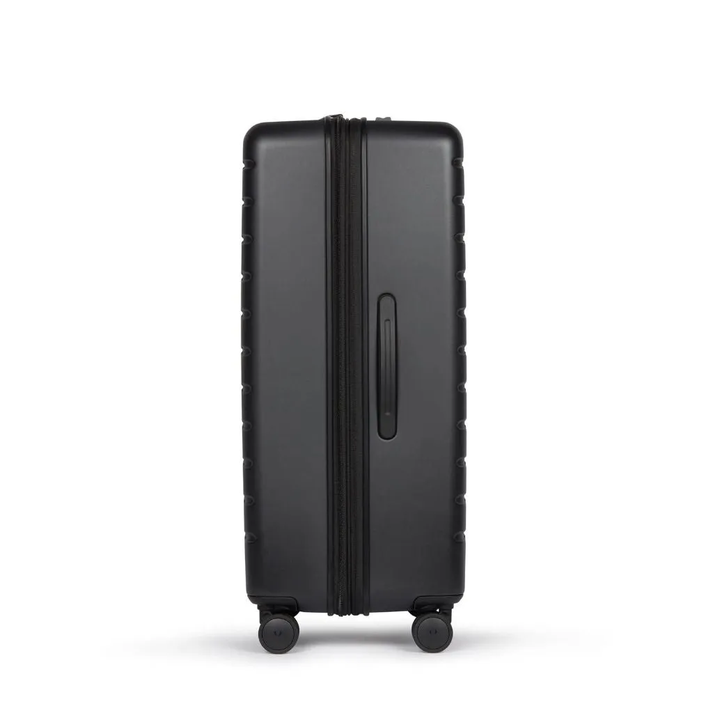 Antler Stamford 81cm Large Hardsided Luggage - Black