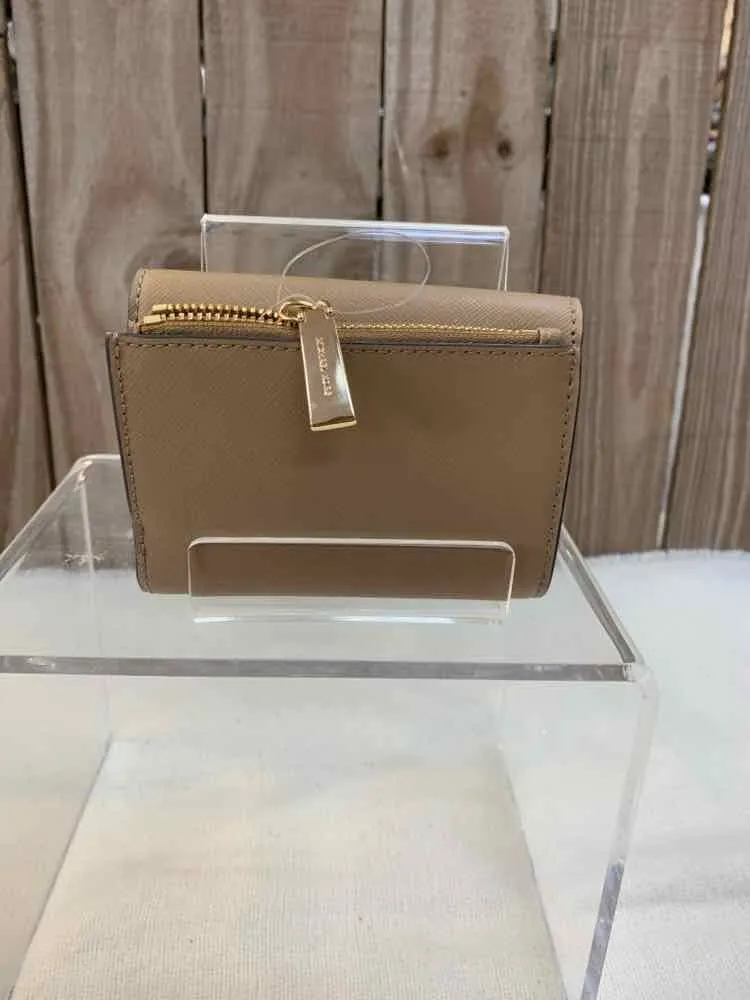 NWT MICHAEL KORS Designer Handbags TAN Purse